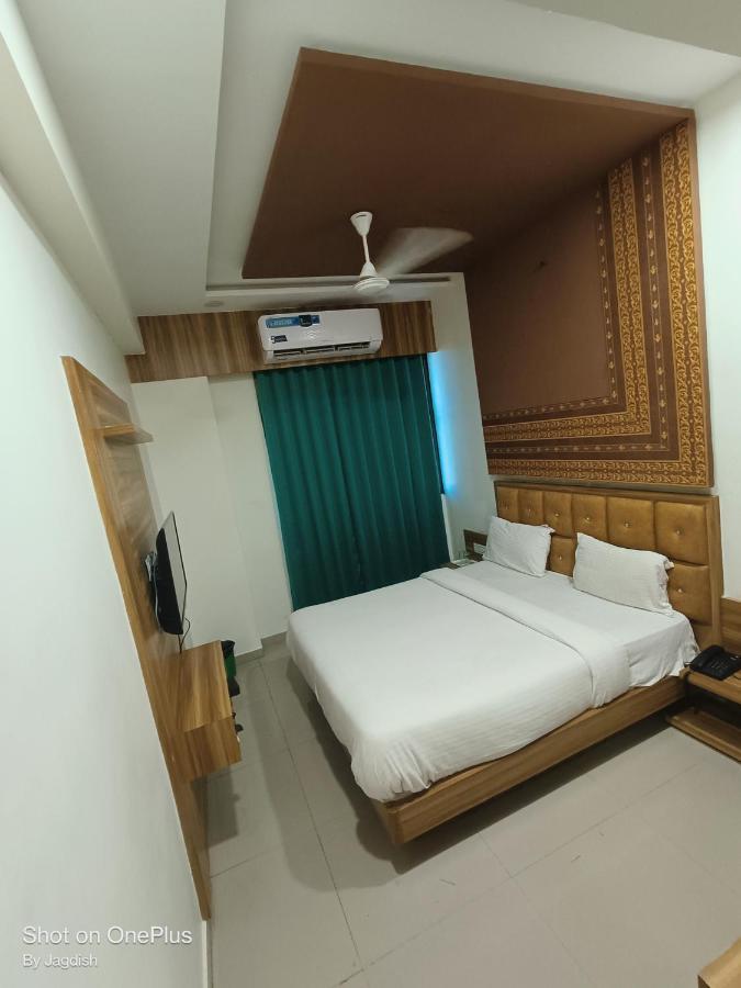 Hotel Asopalav Gandhinagar Luaran gambar